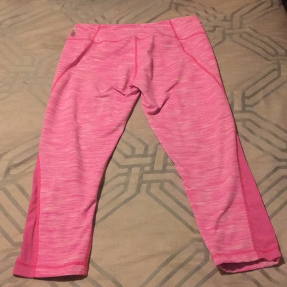 Hot pink and white M Zella capri workout pants - Picture 2 of 7
